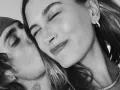 Justin y Hailey elegantes.jpg
