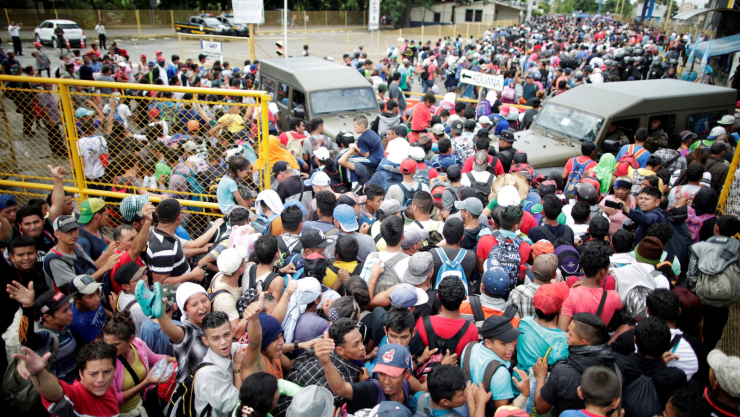 Caravana migrante ingresa a México