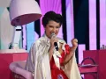 Su esfuerzo y dedicación fueron evidentes, ya que logró transmitir toda la energía y el ritmo de la canción. Su actuación no solo animó al público, sino que también destacó su compromiso y capacidad para superar los desafíos.