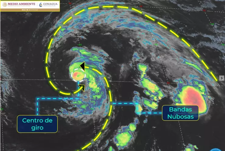 Huracán Epsilon se degradó a categoría 2