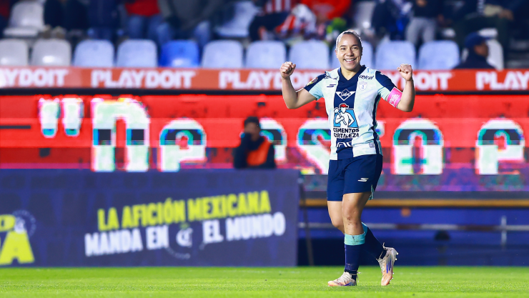 Charlyn Corral con Pachuca