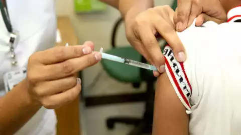 Habrá pausa en la jornada de vacunación en el AMG