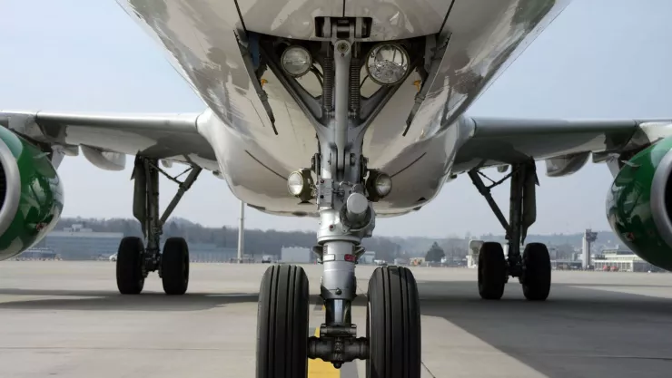 Avión aterrizaje de emergencia Azteca Noticias