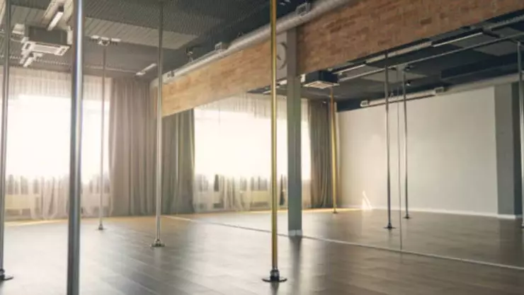 ¡Insólito! Mujer muere por realizar una rutina de pole dance