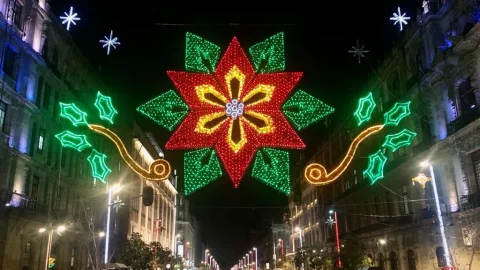 claudia-sheinbaum-alumbrado-navideño-zócalo-cdmx.jpg