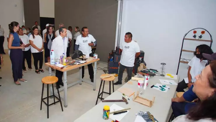 Inaugura Carlos Joaquín, Fábrica de Artes y Oficios en Cancún (FARO).jpg