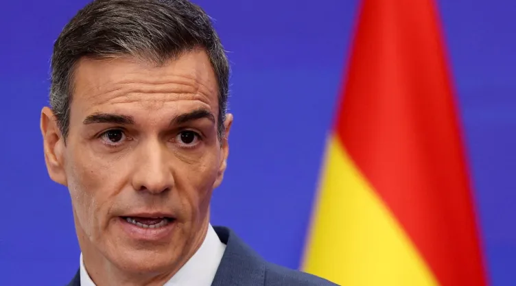 Pedro Sánchez adelanta las elecciones generales en España.