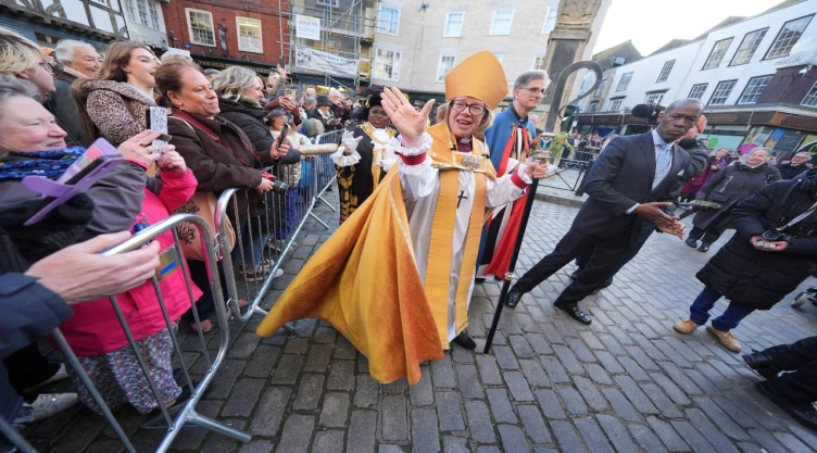 Sarah Mullally fue investida oficialmente como Arzobispa de Canterbury