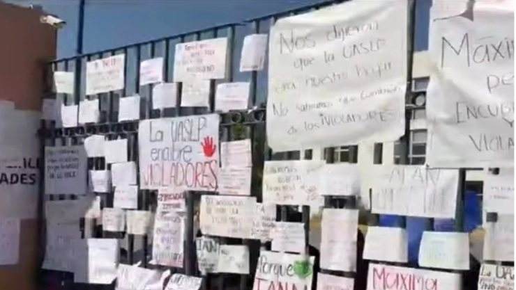 UASLP: Alumnos Derecho denuncian violación tumultuaria paro estudiantil facultades bloqueo San Luis Potosí SLP