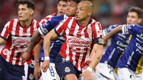 ¡No se guardó nada! Chicharito critica la salida de Fernando Gago de Chivas