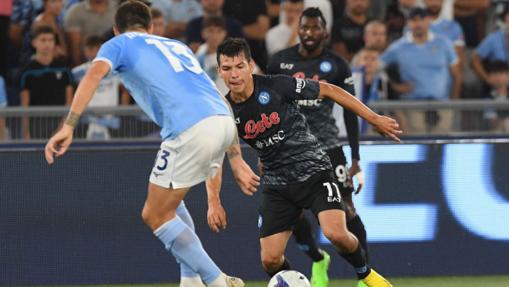 Chucky Lozano ante el equipo del Lazio de la Serie A