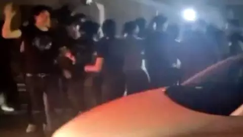 Jóvenes se intoxican con alcohol adulterado en fiesta