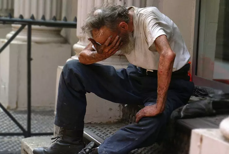 VIDEO: Le ponen el cuerno y todos lo sabían menos él.