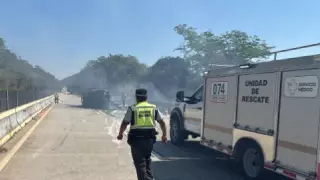Accidente vial cerca del km 348+800 de la carretera Chilpancingo-Acapulco