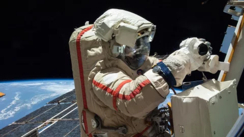 astronautas rusos estación internacional