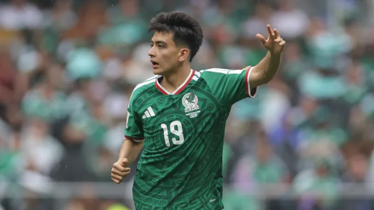 Gilberto Mora y otro récord