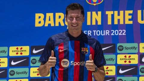 FC Barcelona Introduce Robert Lewandowski