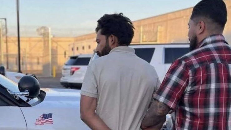 Hombre acosa a mujer en Estados Unidos.