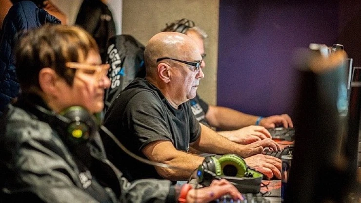 Abuelitos “gamers”
