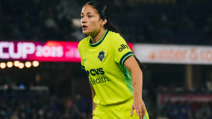 Rebeca Bernal con el Washington Spirit.jpg