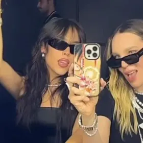 Danna Paola y Belinda (3).jpg