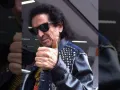 Alex Lora con lentes.jpg