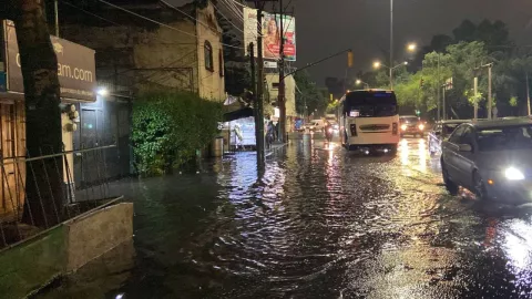 encharcamientos de agua debido a las fuertes lluvias