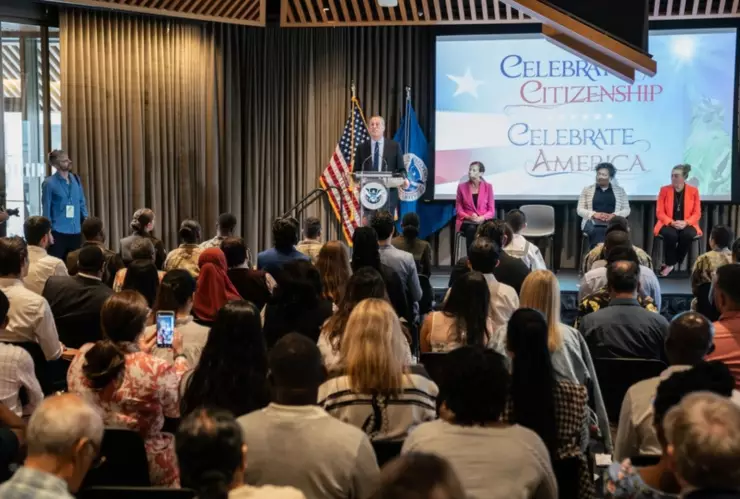 Una ceremonia de naturalización del USCIS.
