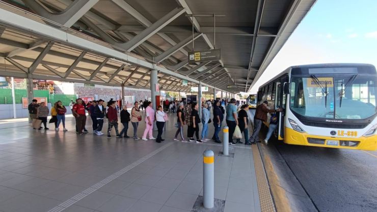 ¿Cuáles serán los horarios del transporte público durante la Feria de León 2025.png