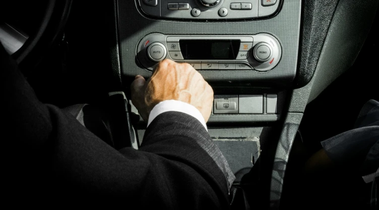 Taxista por app en Ecatepec es detenido por presuntamente impedir que usuaria bajara del carro.