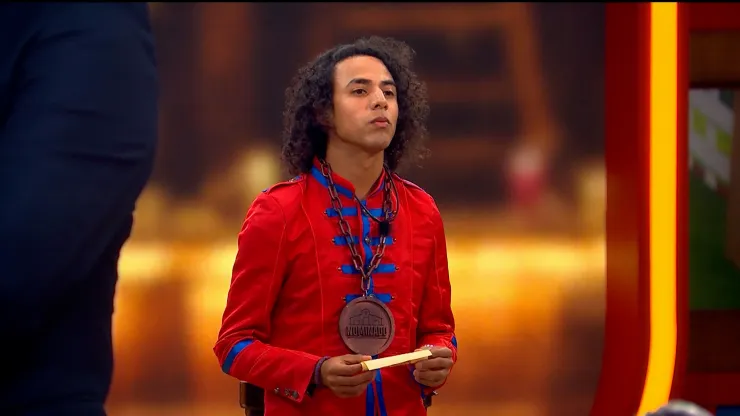 Kevin Bicolor Contreras recibe el Huevo Dorado y tiene un fuerte poder en La Granja VIP que debe usar estratégicamente.jpg