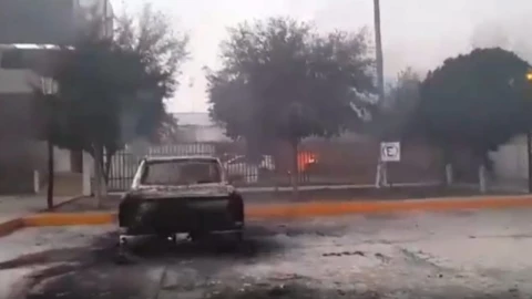 Queman ambulancias patrullas Dr. Coss Protección Civil alcaldía