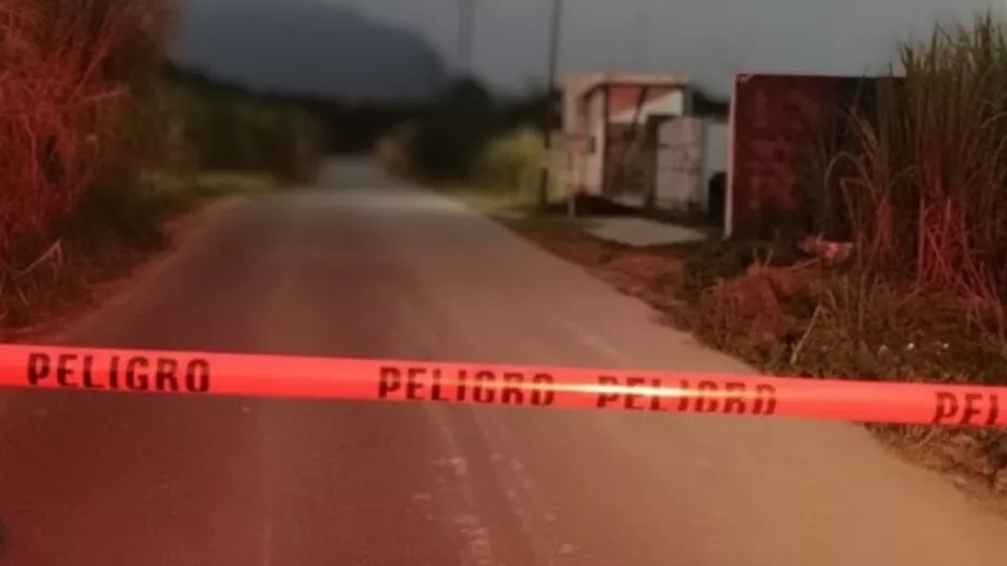 Excavaban una zanja para drenaje cuando ocurrió el derrumbe que mató a uno de ellos