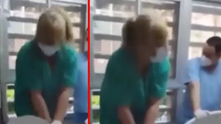 Médicos ríen durante reanimación