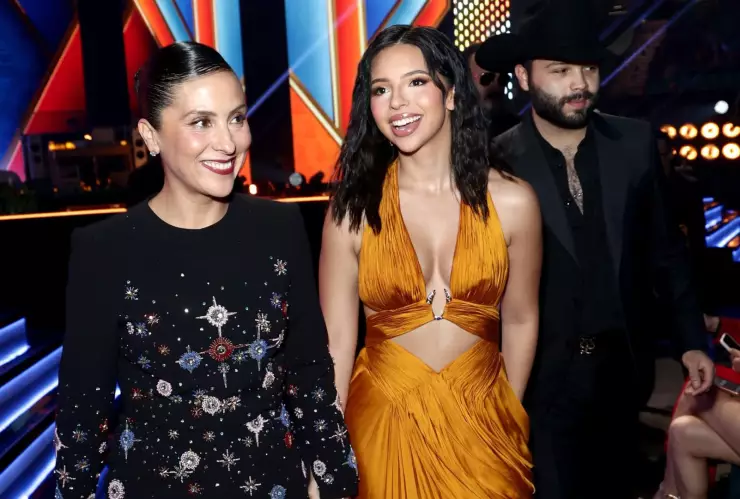 Aneliz alvarez alcala madre Ángela aguilar