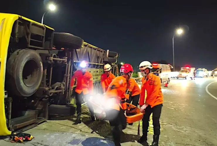 Accidente de autobús de pasajeros en Indonesia deja varios muertos hoy 22 de diciembre; esto se sabe