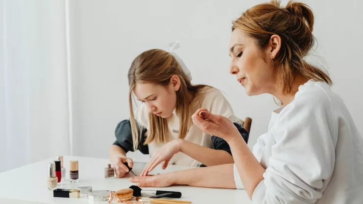 Los 3 tonos de uñas para el Día de las Madres que son elegantes, frescas y serán tendencia el 10 de mayo.jpg