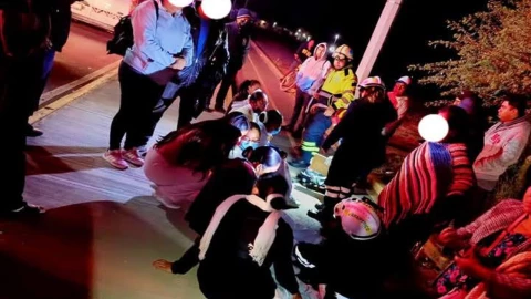 Choque de autobús en Ajalpan hoy 18 de diciembre de 2024 deja estudiantes heridos