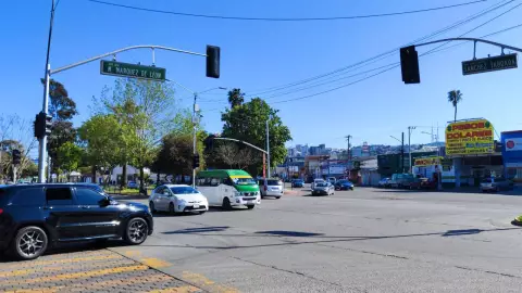 Semáforos no funcionan en Zona Río de Tijuana hoy 6 de abril de 2025