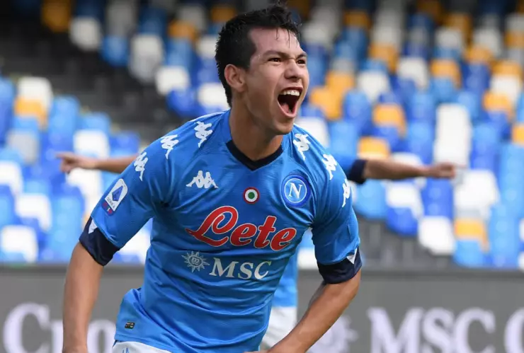 Hirving Lozano por encima de Cristiano Ronaldo en la Serie A 