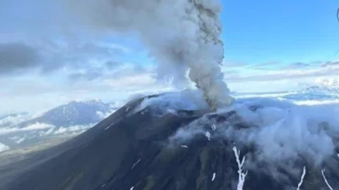 volcán Krasheninnikov.jpg