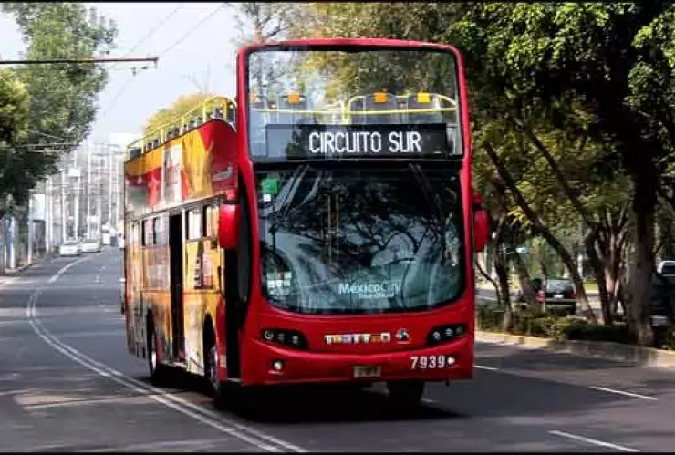 Las unidades de Turibús salen del paradero de Indios Verdes a partir de las 6:00 horas con destino a Universidad y el servicio solo opera hasta las 10 de la mañana.
