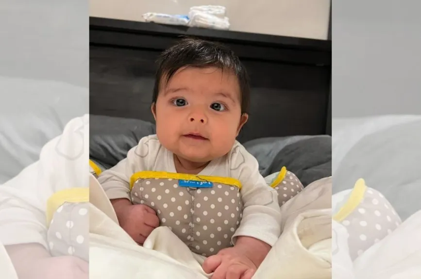 Inti en la cama, hija de Nodal y Cazzu.jpg
