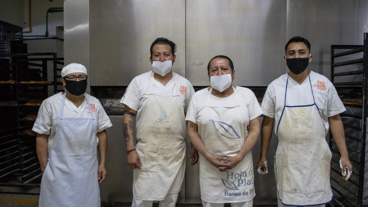 Continúa el trabajo en la panadería La Vasconia