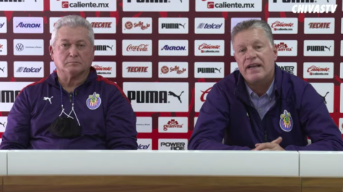 Chivas conferencia de prensa Vucetich y Pel&aacute;ez