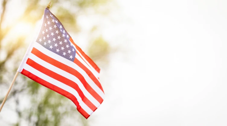 Bandera de Estados Unidos colocada en la conmemoración del Flag Day