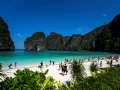 Solo se puede llegar a la playa Maya Bay en barco.