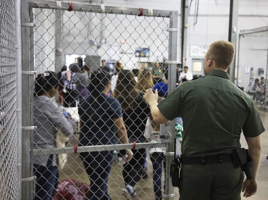 EU migrantes bases militares