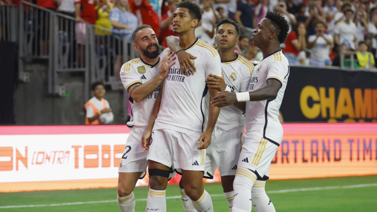 Jude Bellingham festeja su primer gol con el Real Madrid vs Manchester United