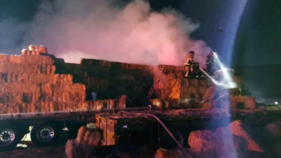 Emergencia en La Gloria: incendio en vehículo controlado por bomberos de Tijuana